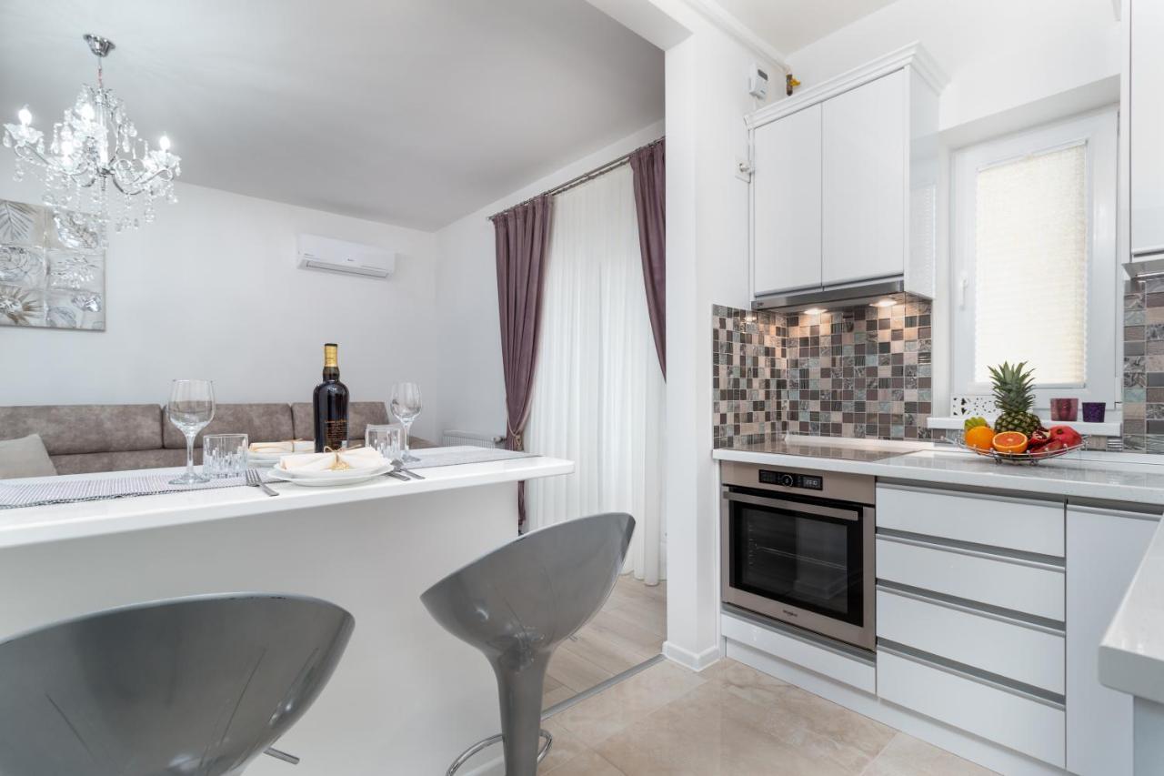 Premier Apartment Luceafarul Oradea Eksteriør billede